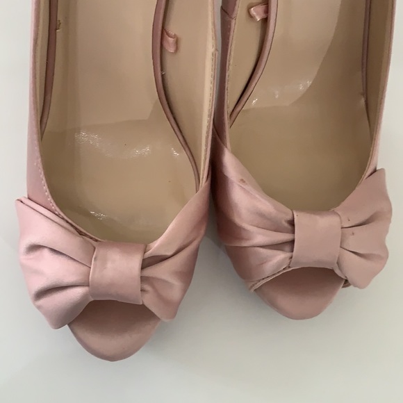 Guess Pink Satin Heels Size 9.5 - Picture 5 of 11